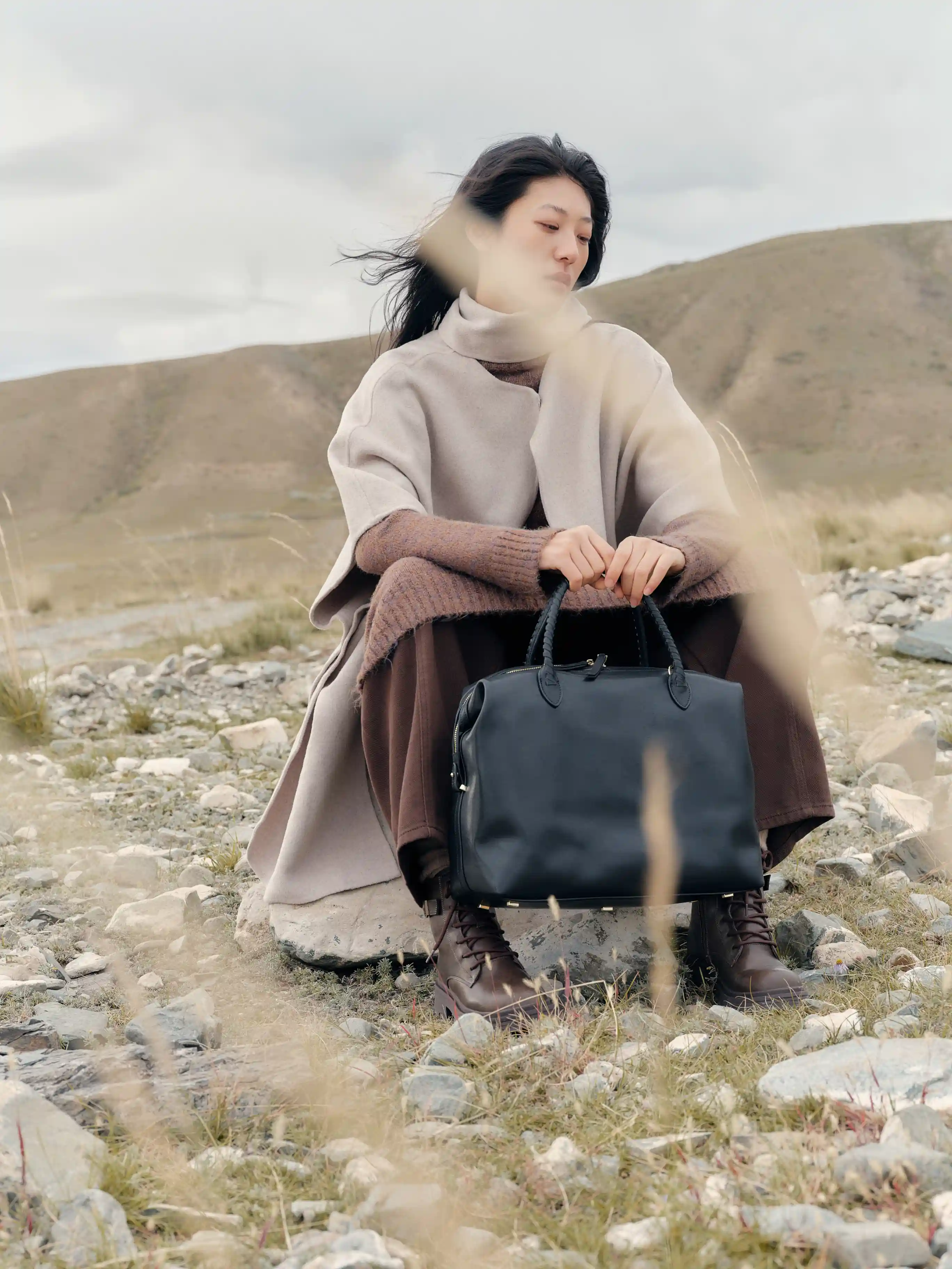 Alma Handbag Outdoor 16