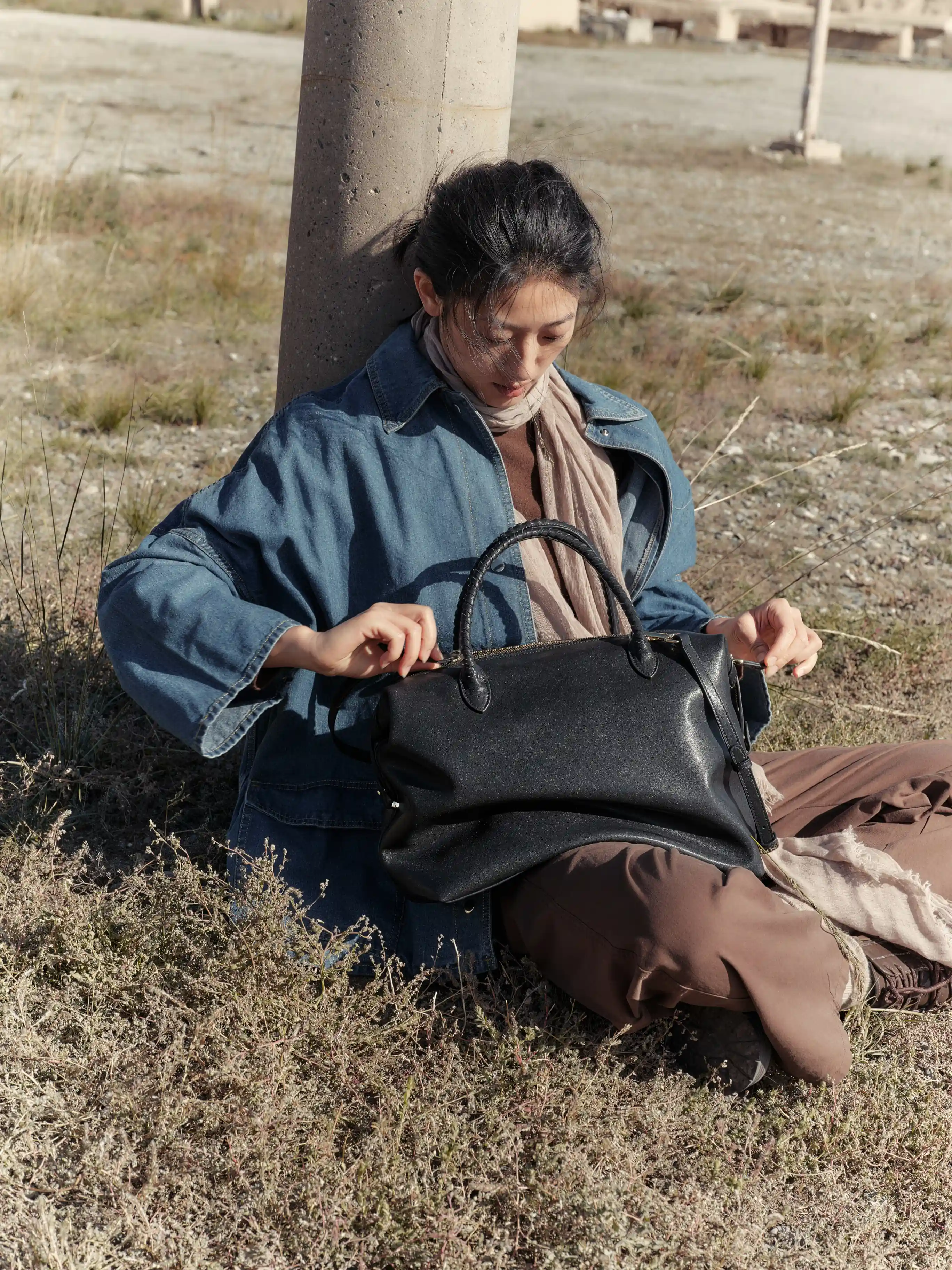 Alma Handbag Outdoor 5