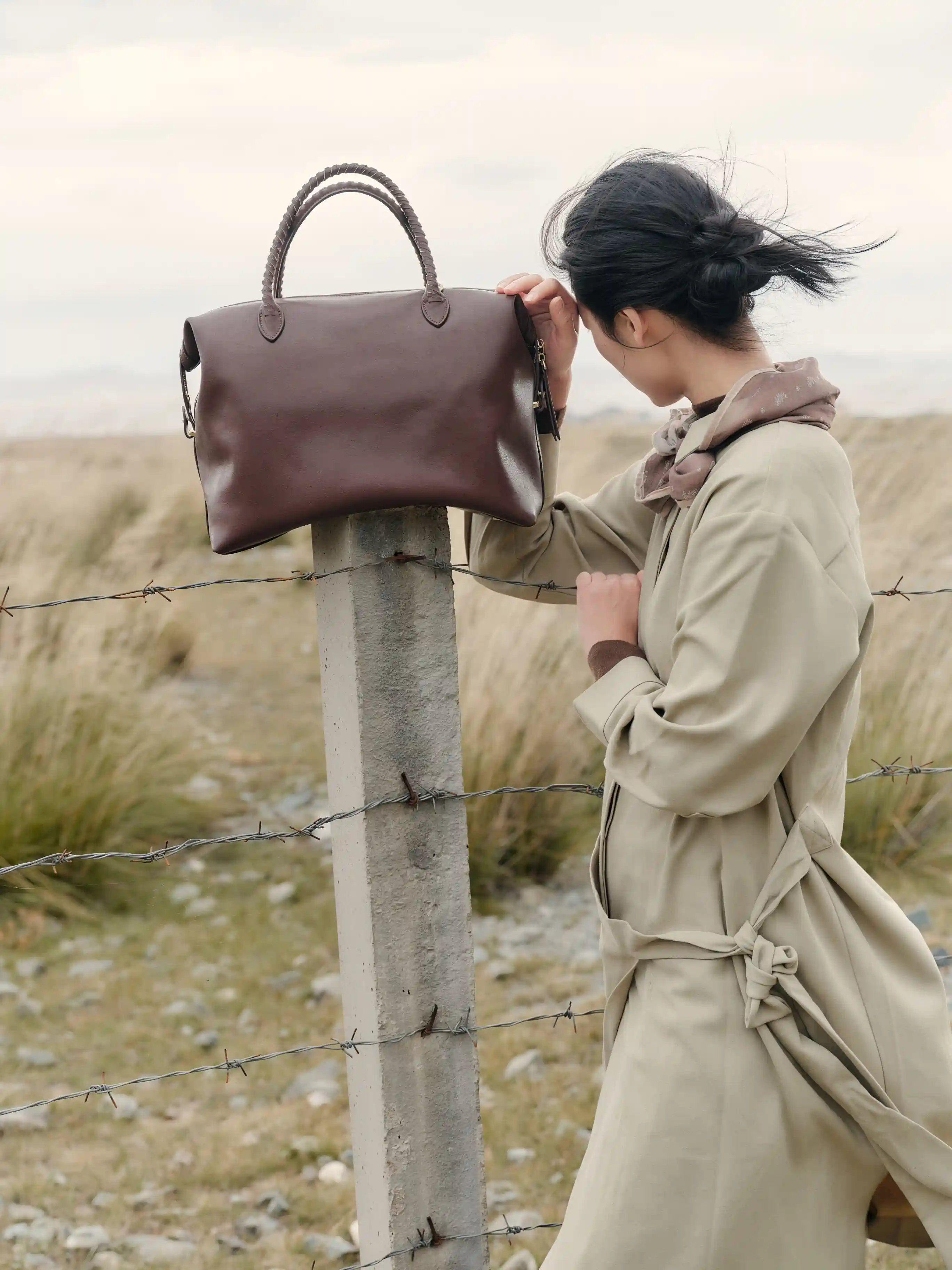 Alma Handbag Outdoor 7