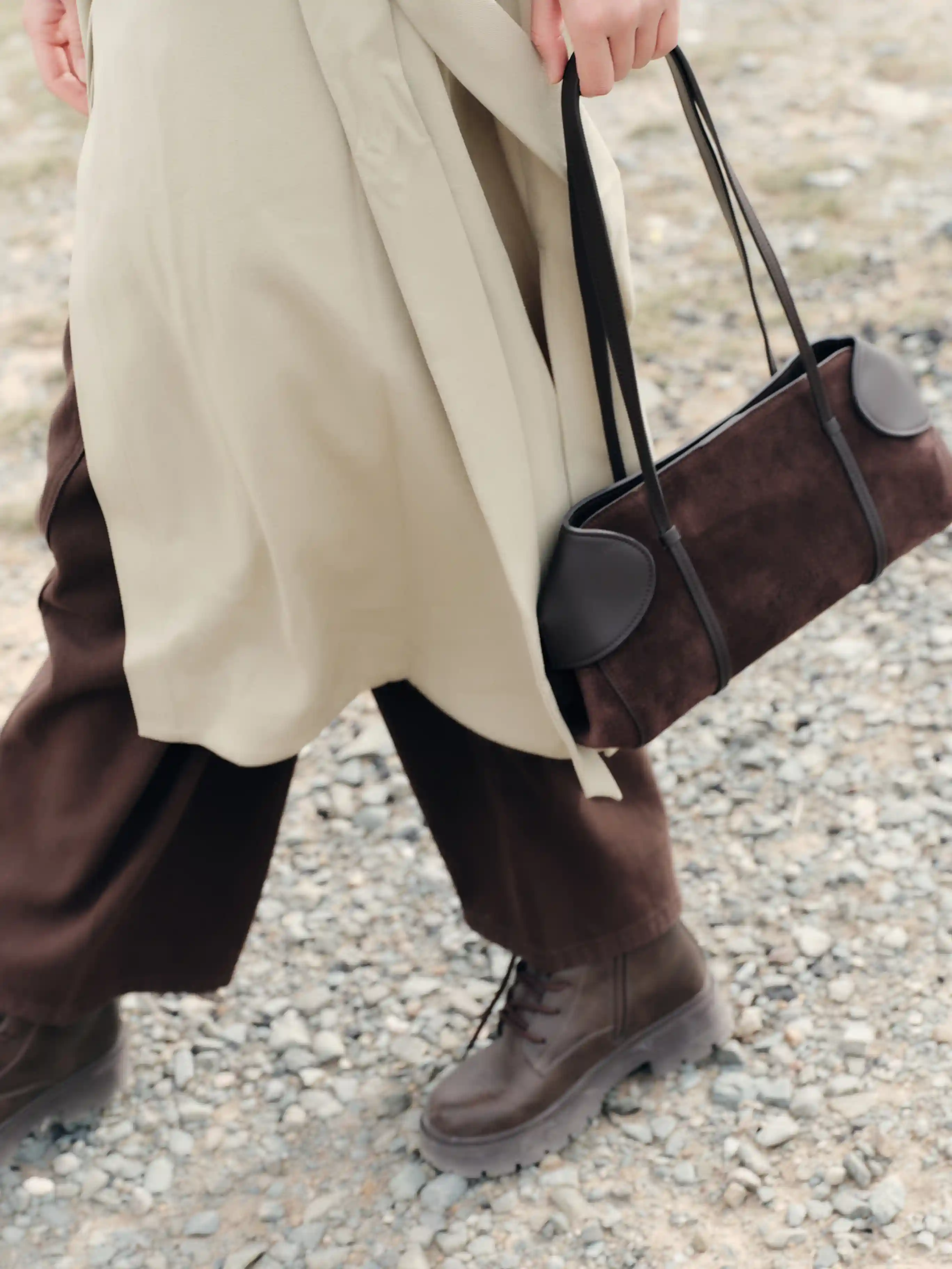 Douce Shoulder Bag Indoor 2