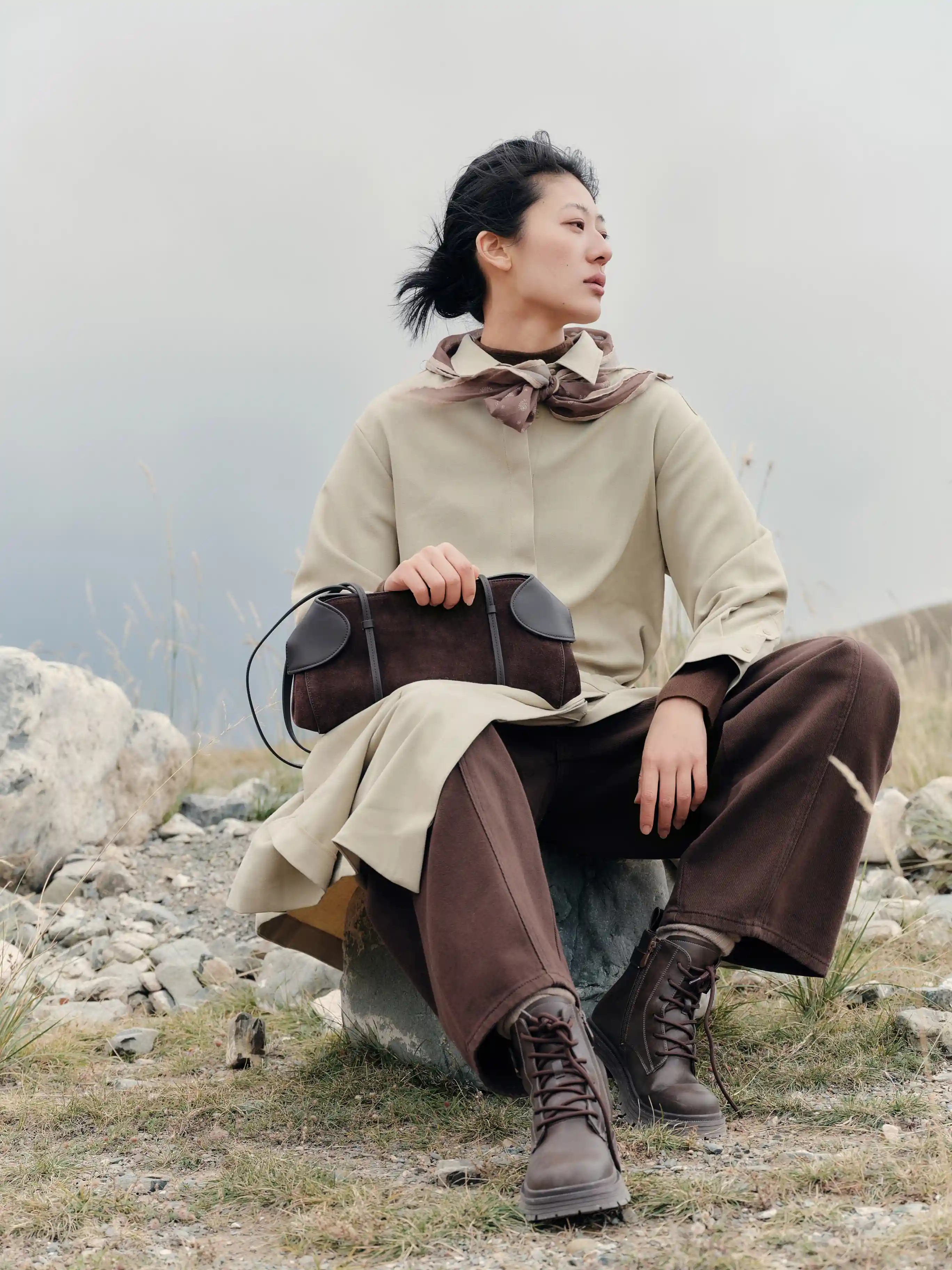 Douce Shoulder Bag Indoor 5